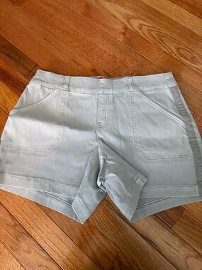 SPANX Light Gray High-Rise Bike Shorts with Front Pockets